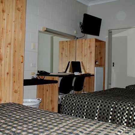 Black Diamond Motel Blackwater Esterno foto