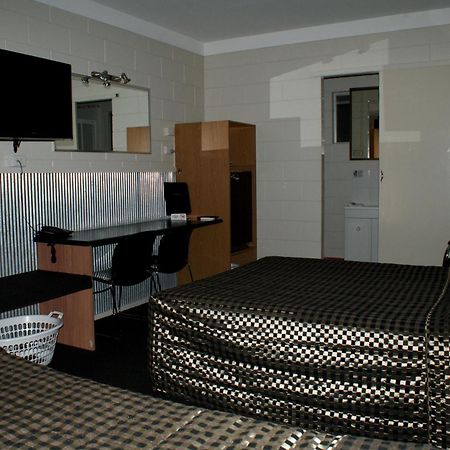 Black Diamond Motel Blackwater Esterno foto