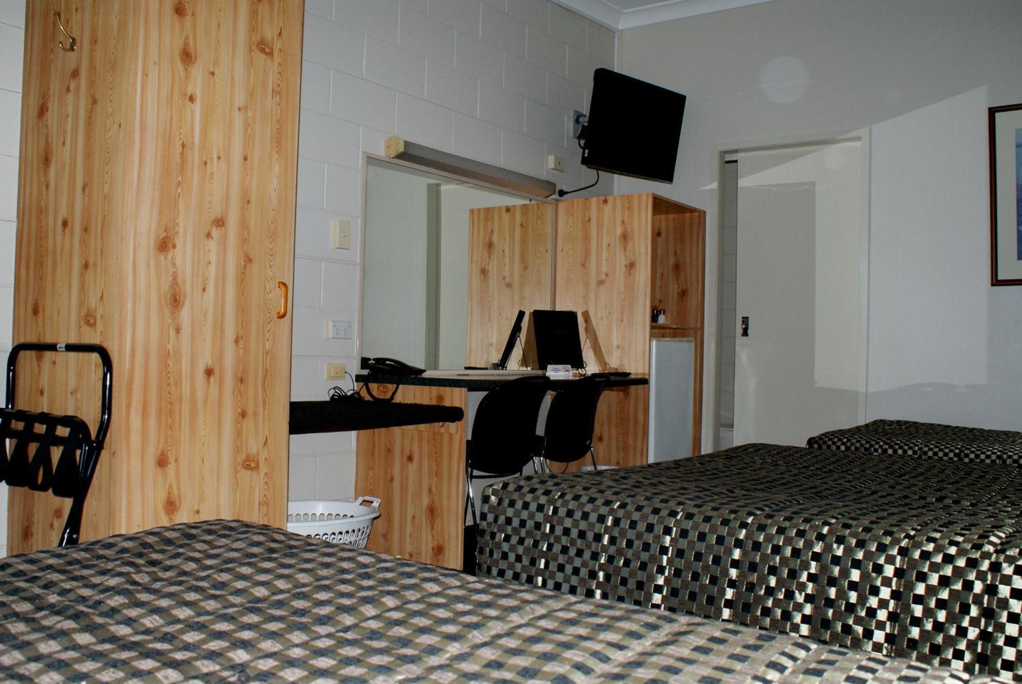 Black Diamond Motel Blackwater Esterno foto