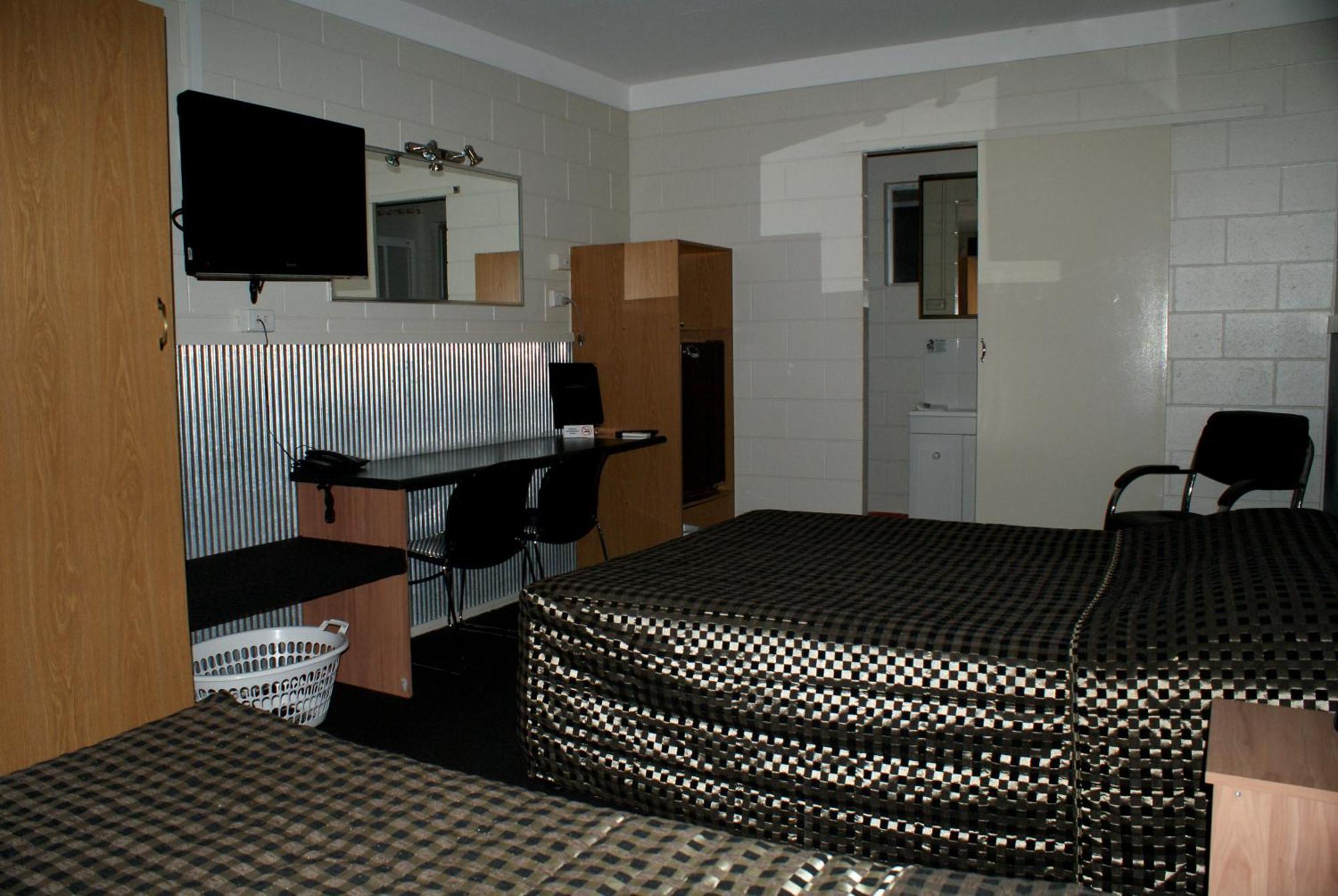 Black Diamond Motel Blackwater Esterno foto