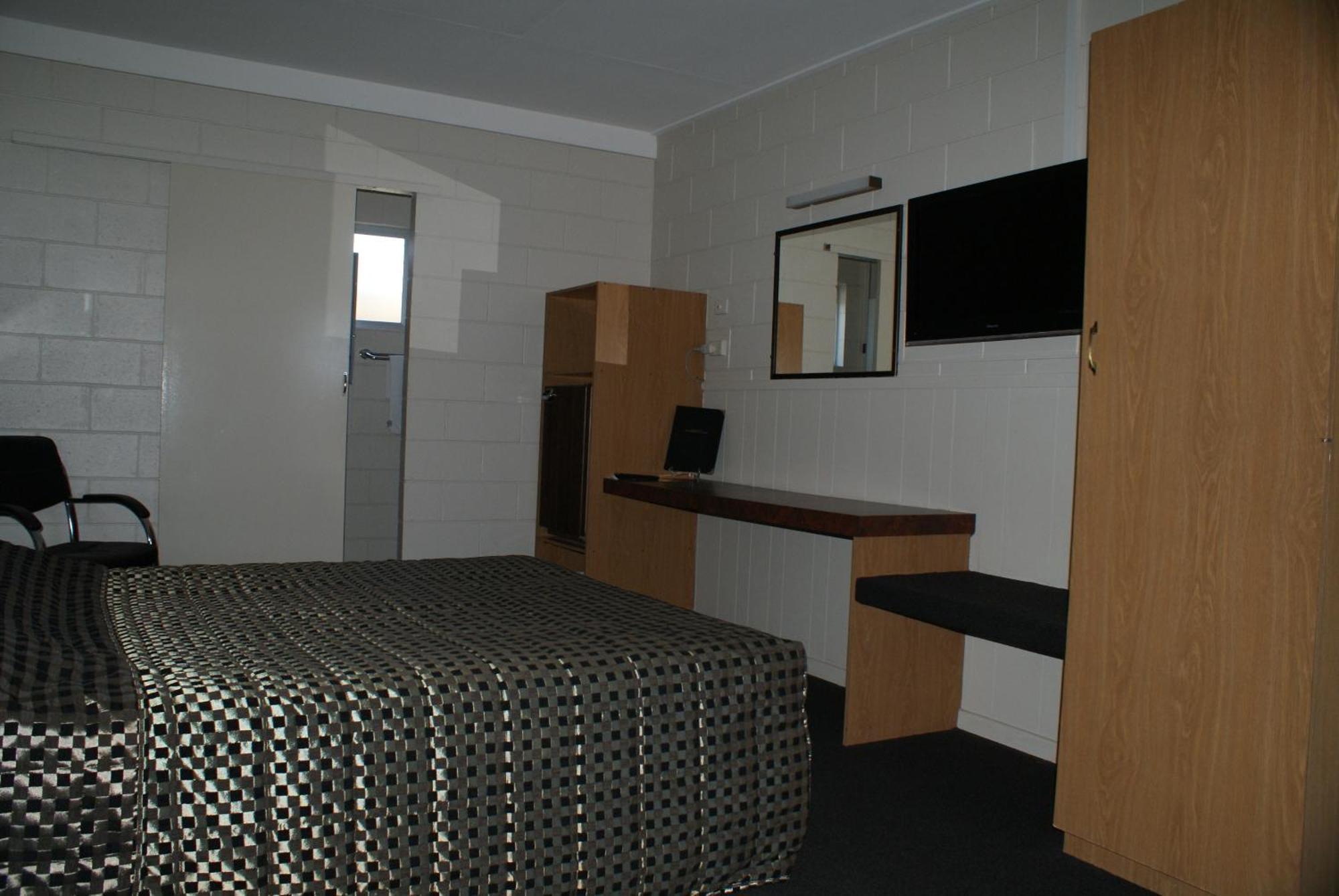 Black Diamond Motel Blackwater Esterno foto