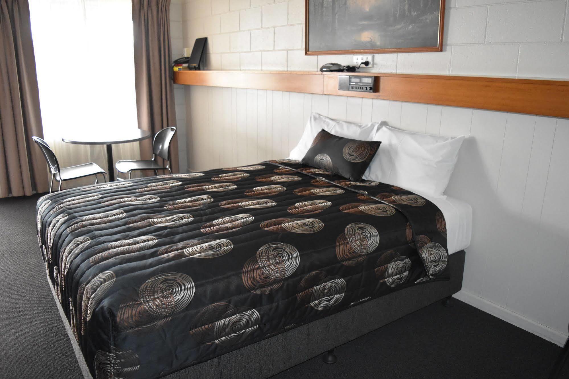 Black Diamond Motel Blackwater Esterno foto