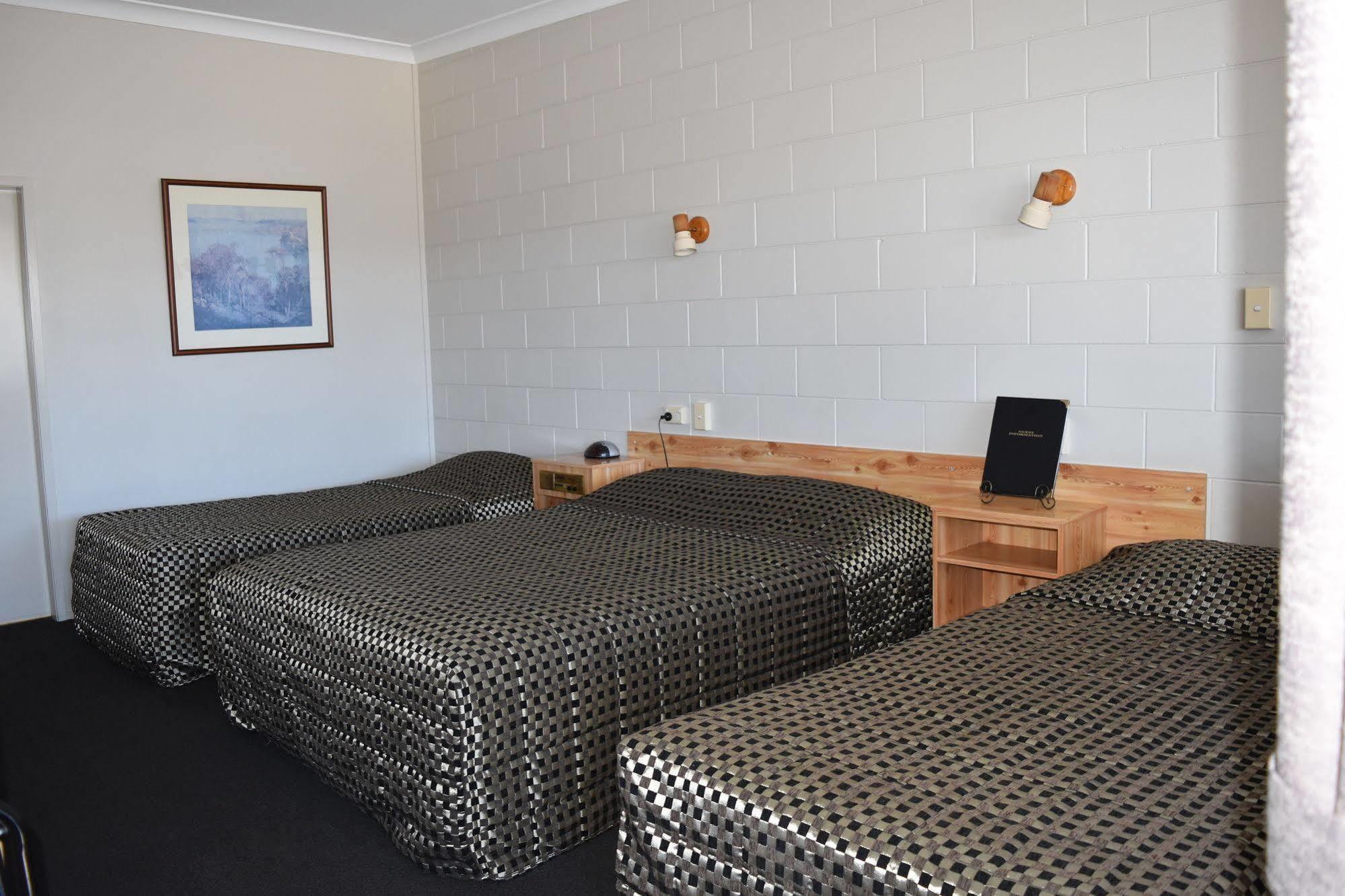 Black Diamond Motel Blackwater Esterno foto