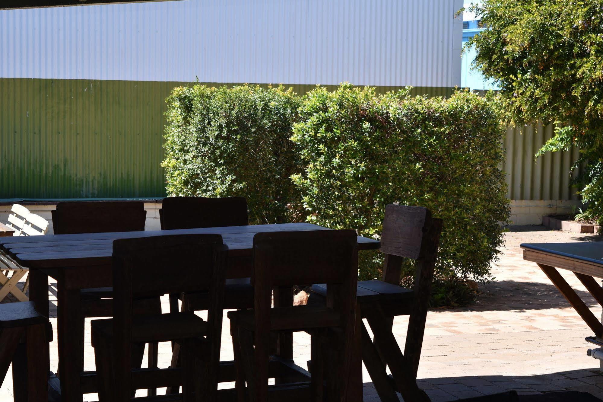 Black Diamond Motel Blackwater Esterno foto