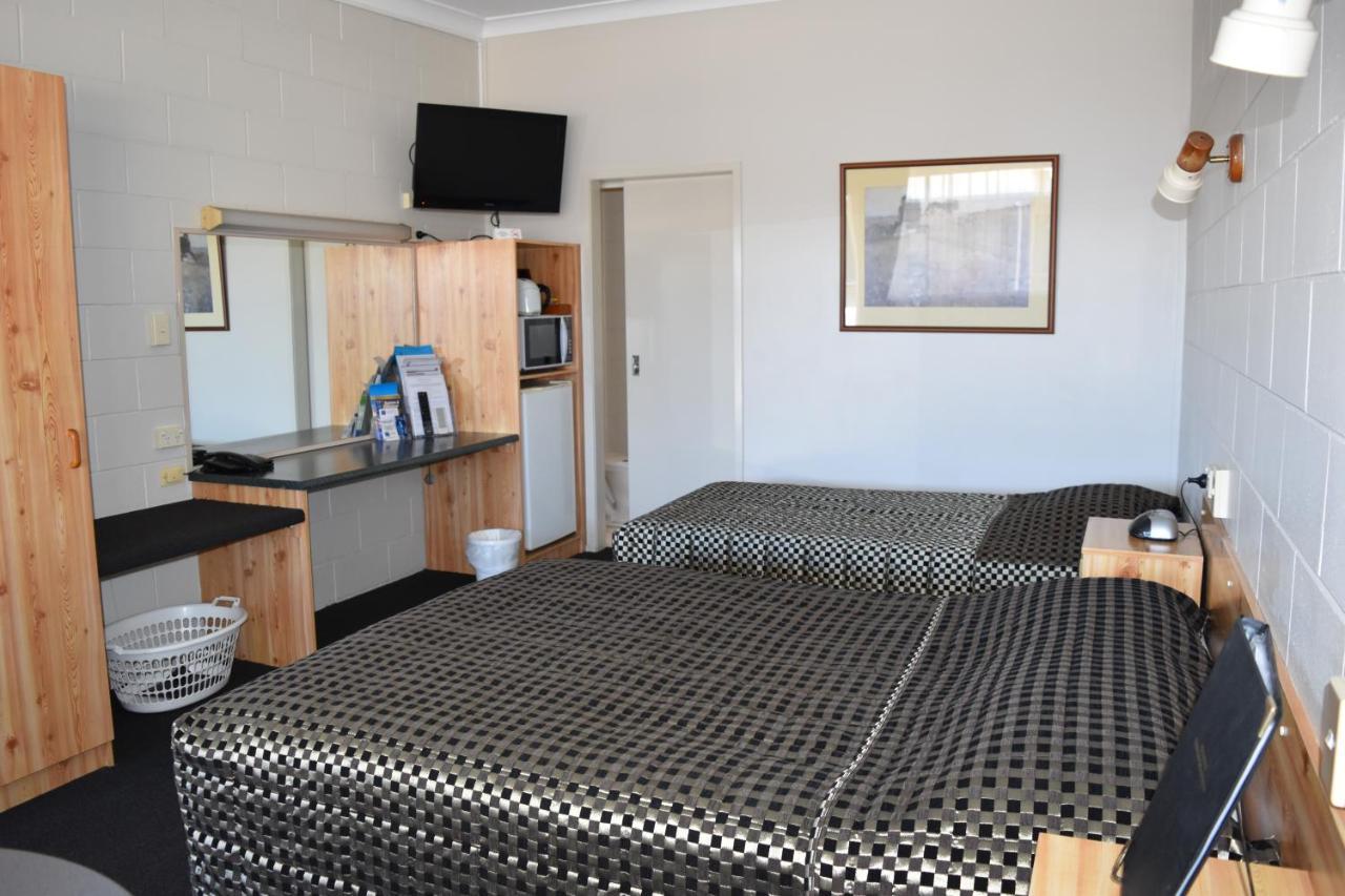 Black Diamond Motel Blackwater Esterno foto